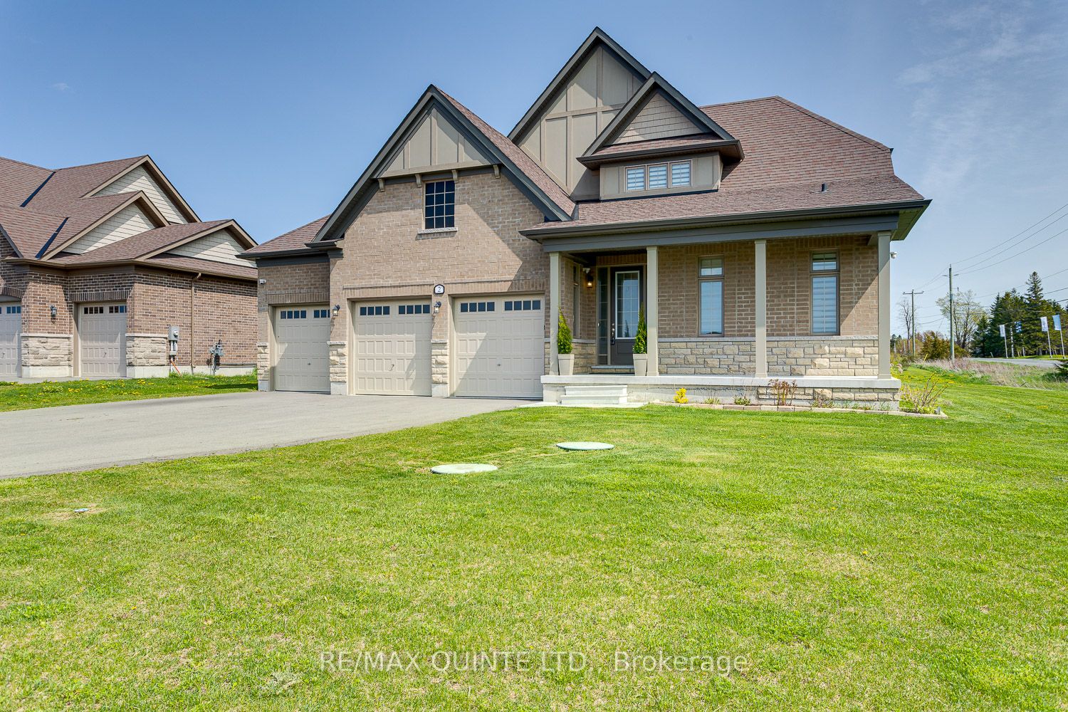 2 Summer Breeze Dr