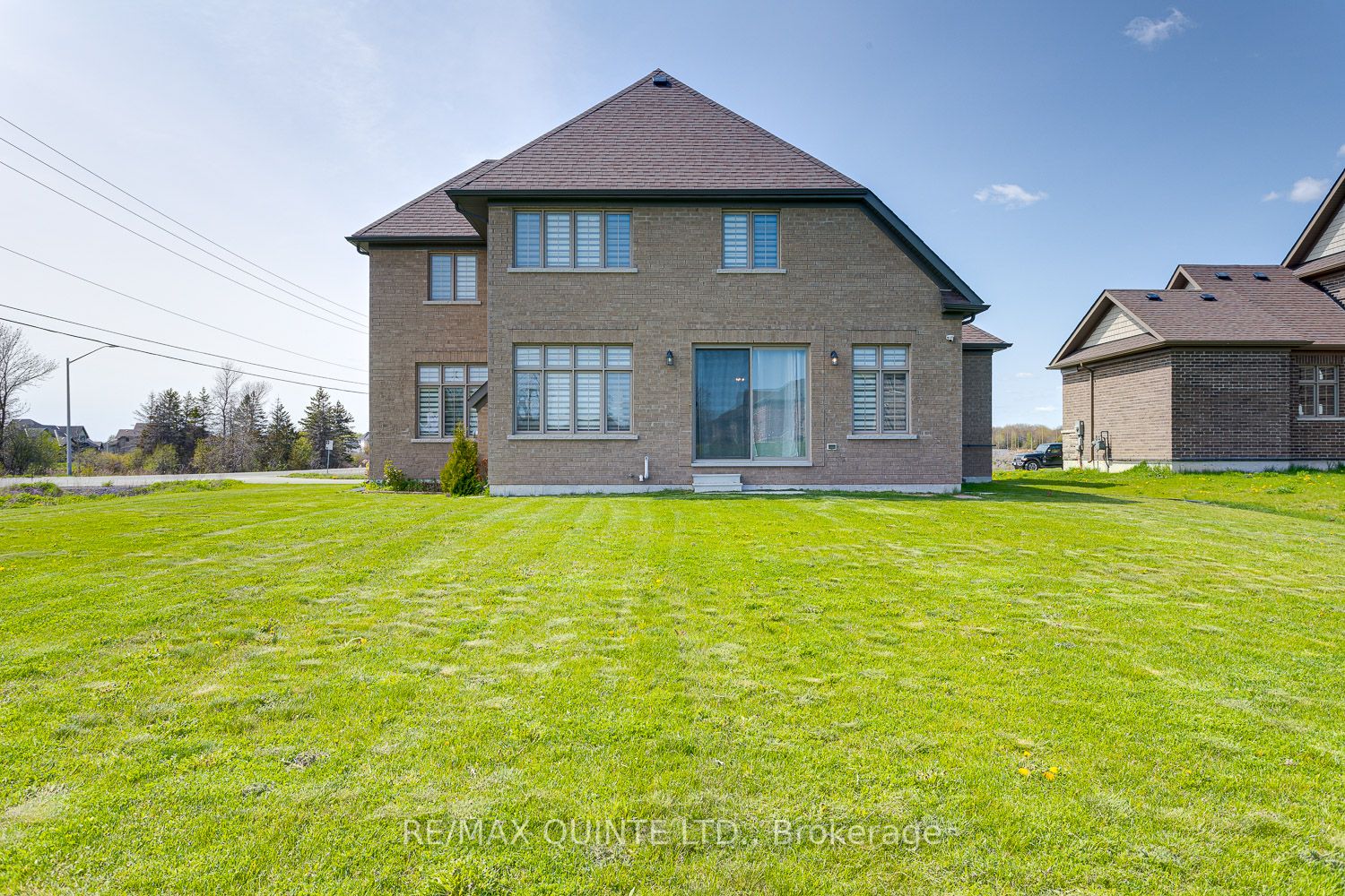 2 Summer Breeze Dr