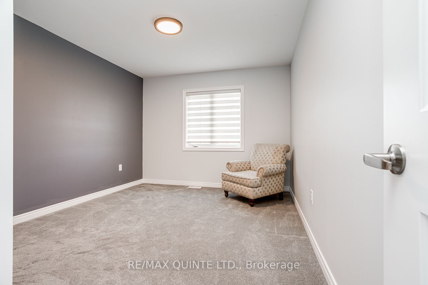 2 Summer Breeze Dr