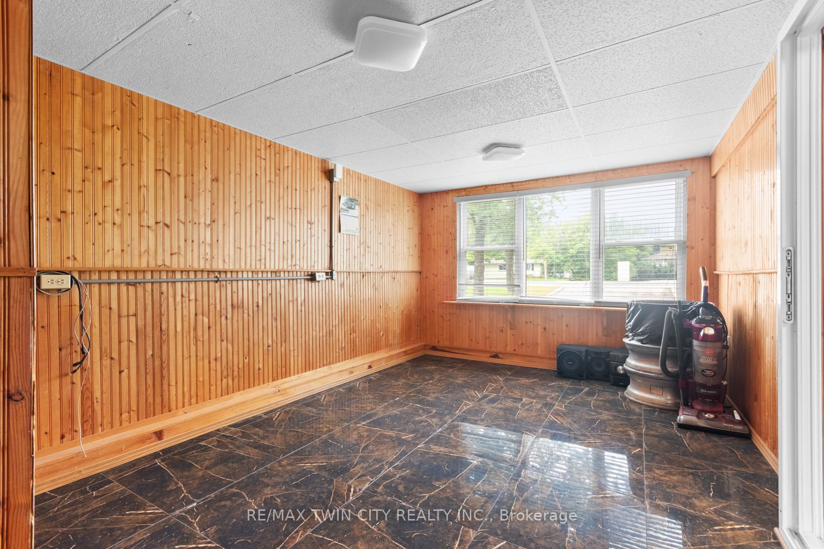 1907 Rymal Rd E