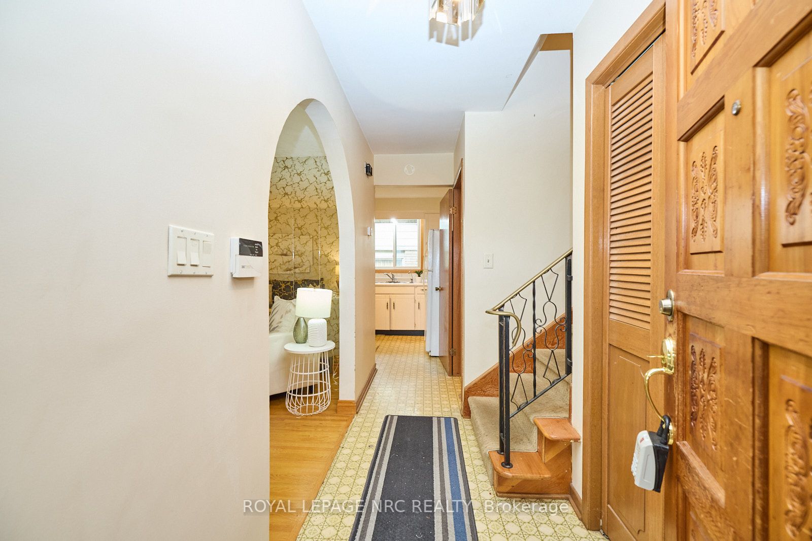 4484 Meadowvale Dr