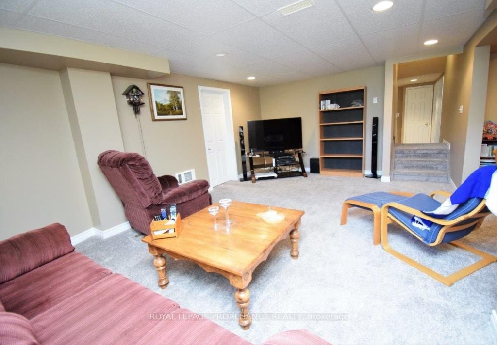 42 Forchuk Cres