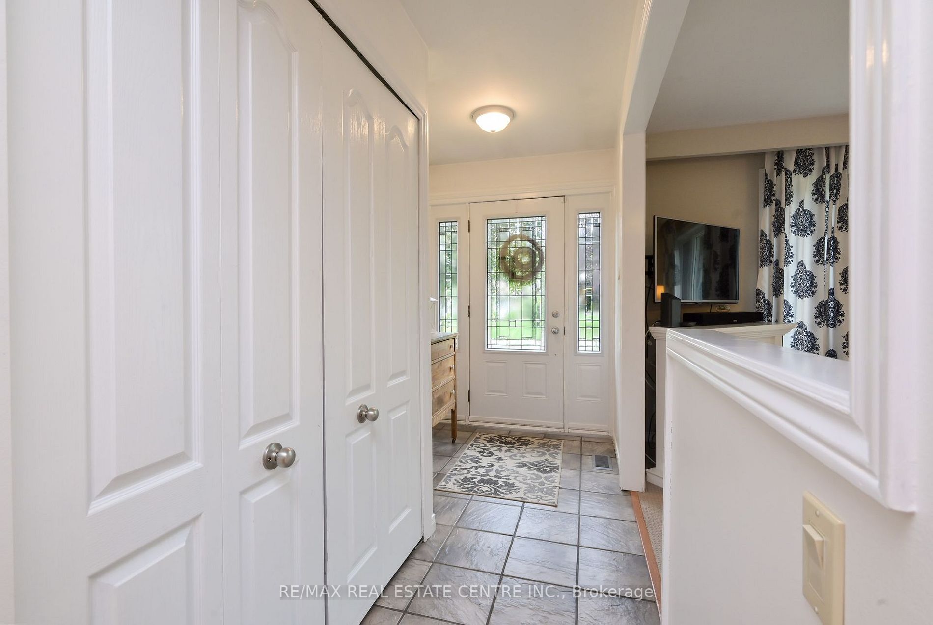 27 Spruyt Avenue
