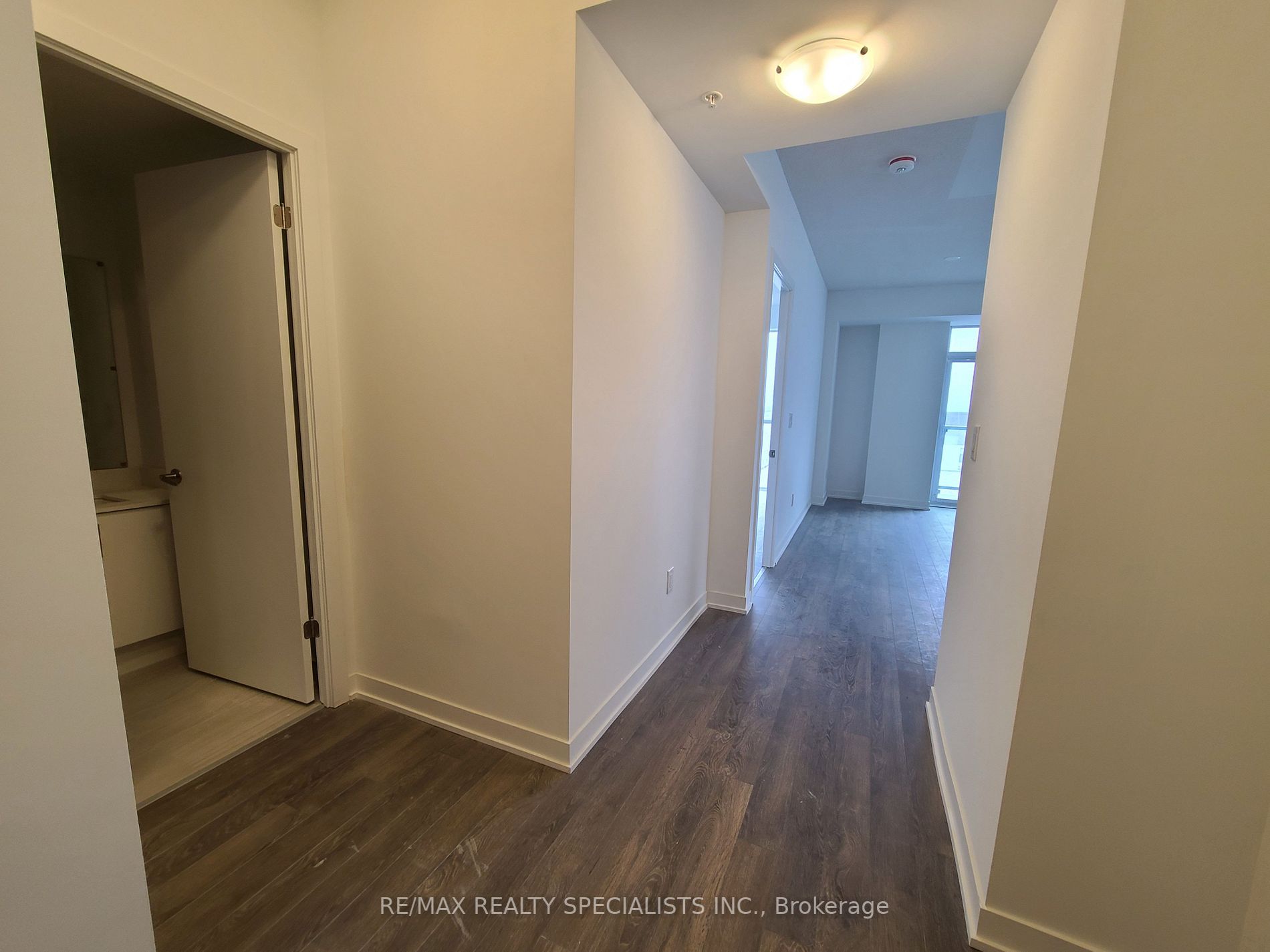 550 North Service Rd, #1108