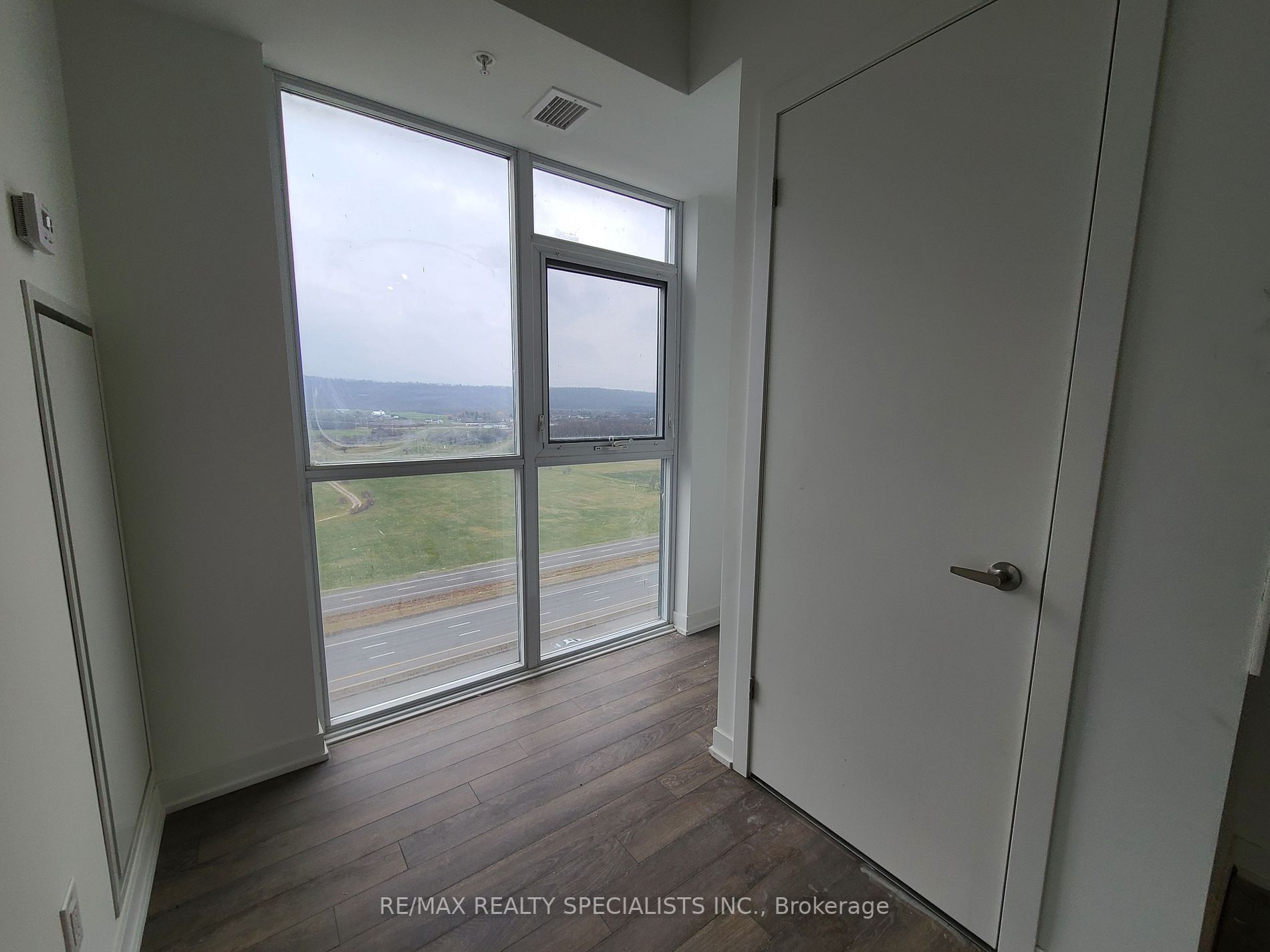 550 North Service Rd, #1108