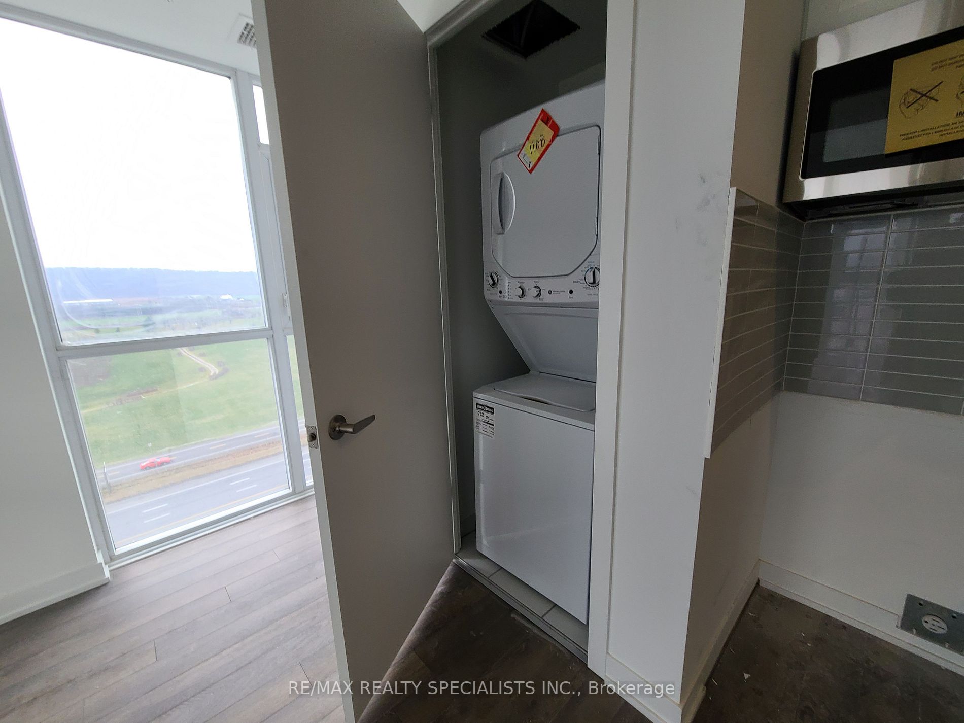 550 North Service Rd, #1108