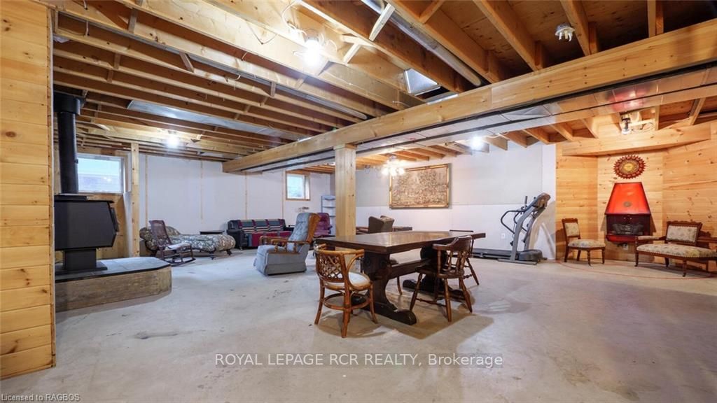249 Blue Jay Cres