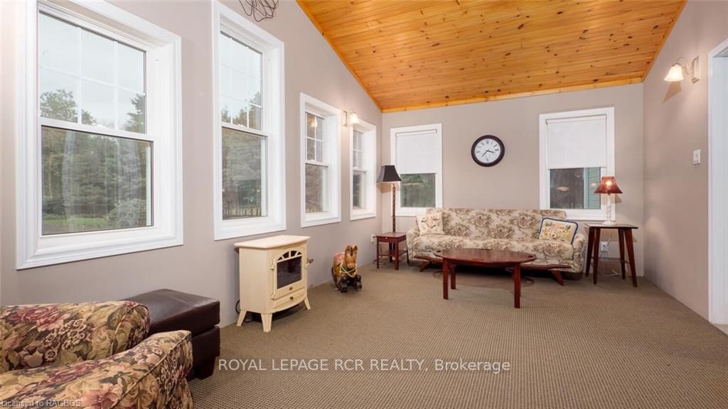 249 Blue Jay Cres