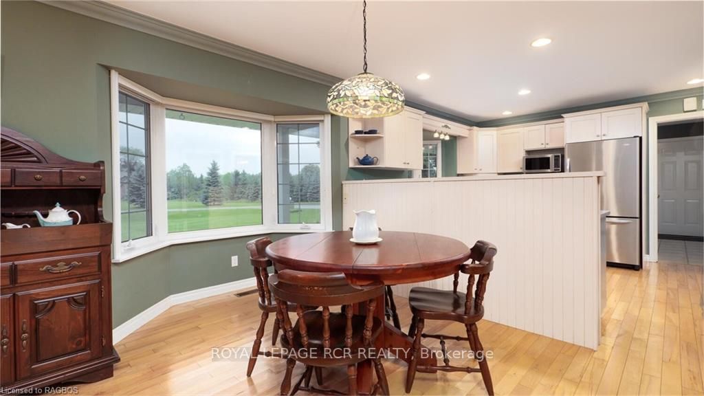 249 Blue Jay Cres