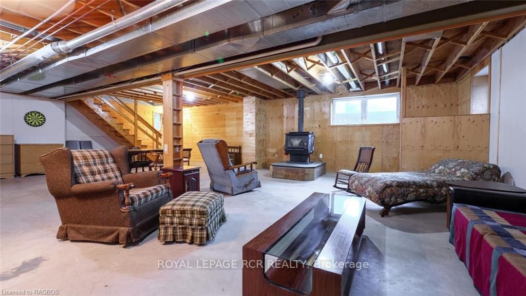 249 Blue Jay Cres
