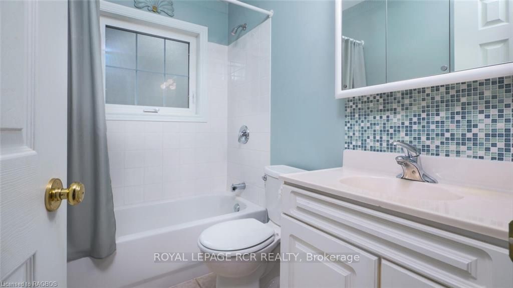 249 Blue Jay Cres