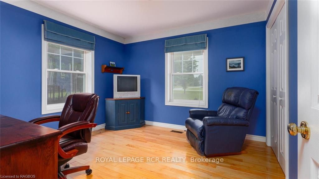 249 Blue Jay Cres
