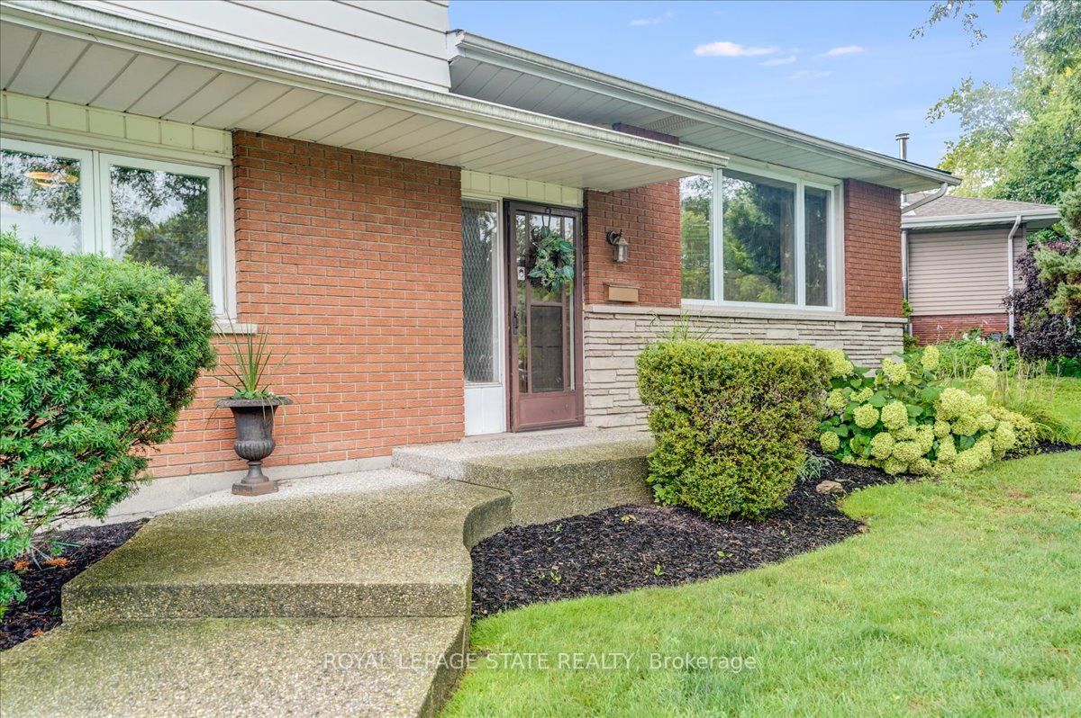 607 Iroquois Ave