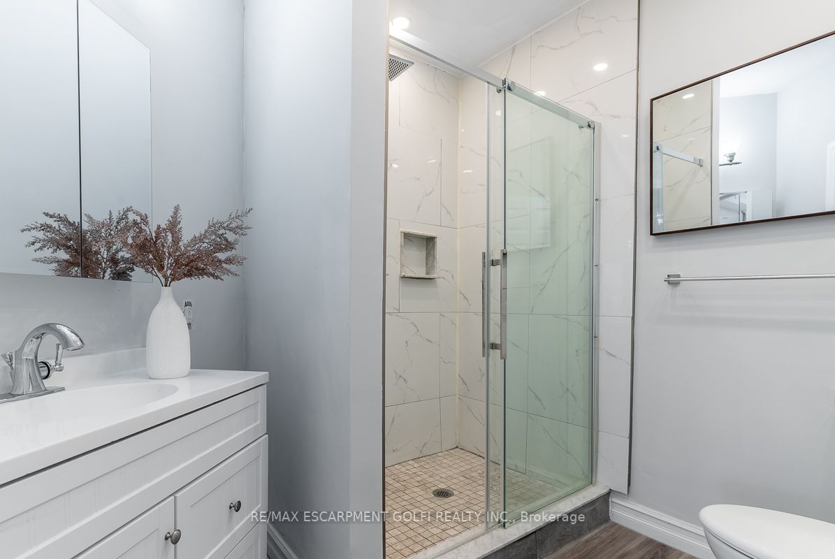183 Valmont Crt