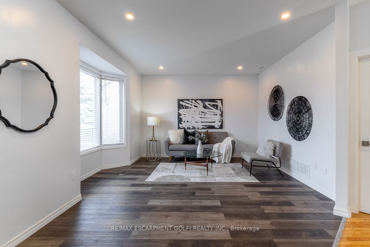 183 Valmont Crt