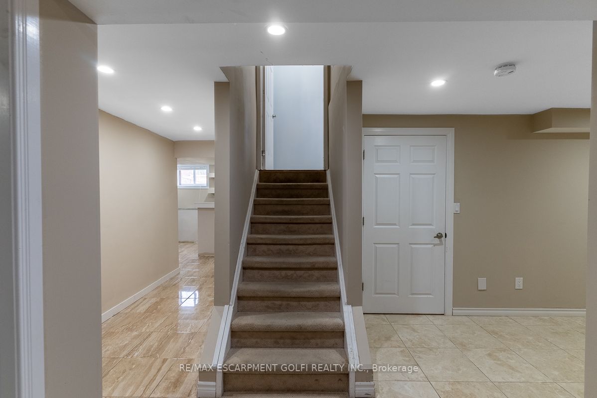 183 Valmont Crt