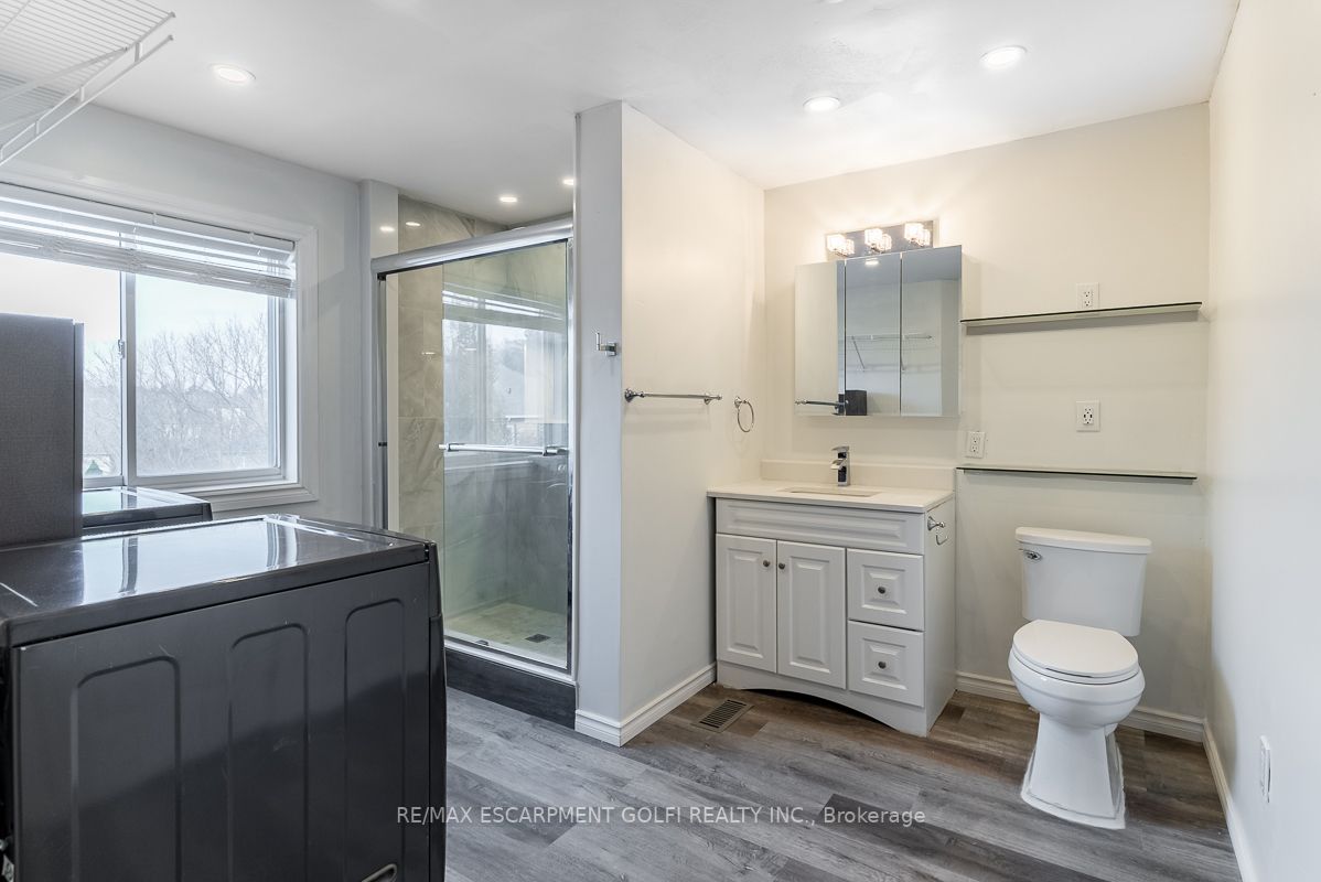 183 Valmont Crt