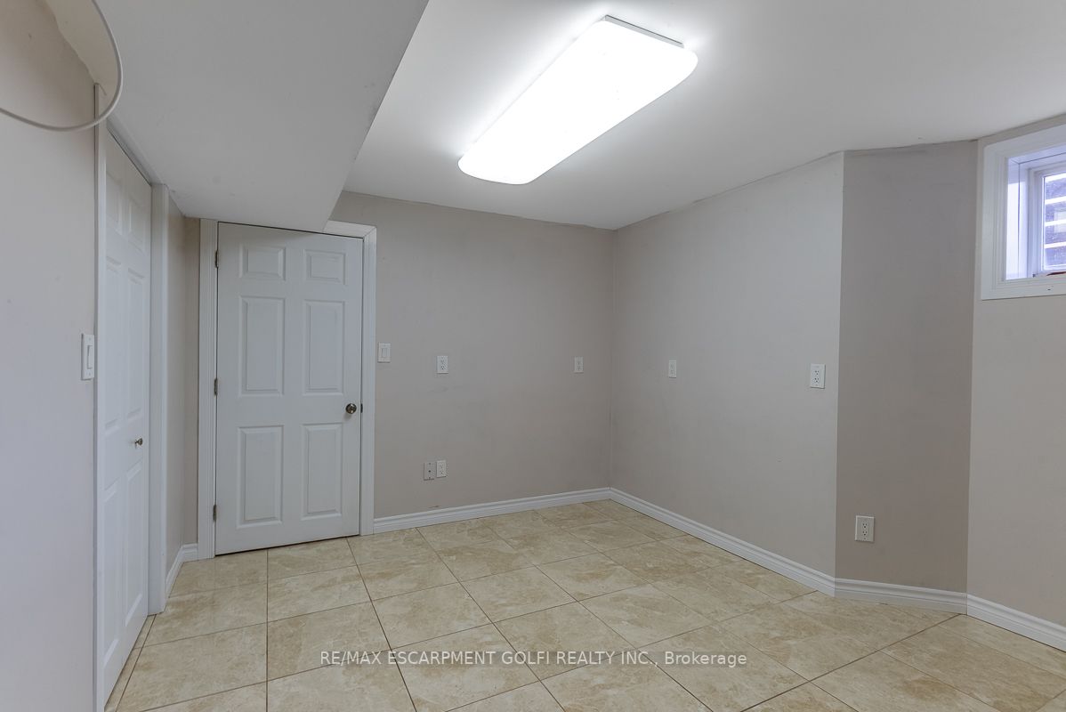 183 Valmont Crt