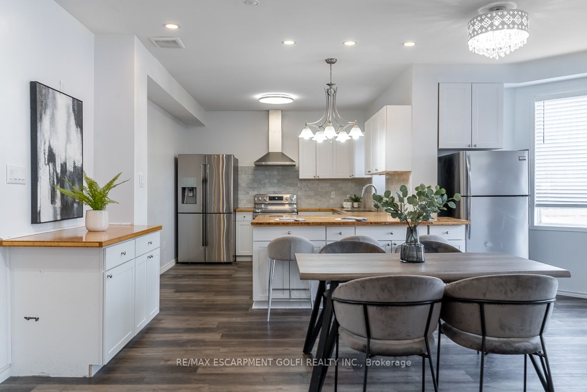 183 Valmont Crt
