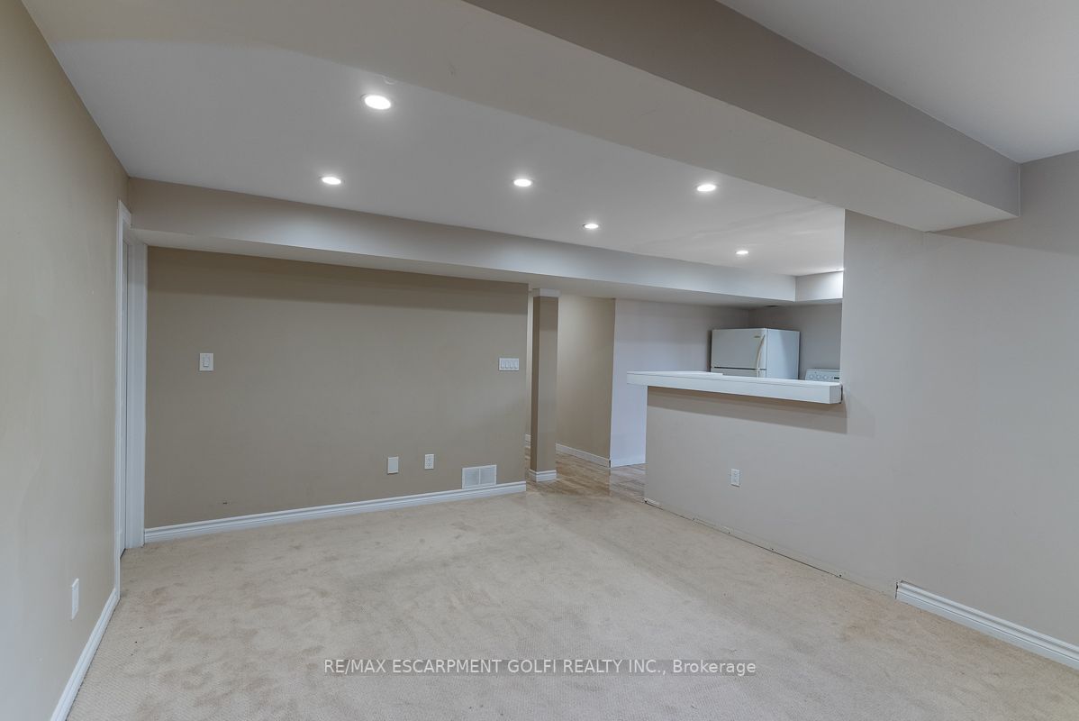 183 Valmont Crt