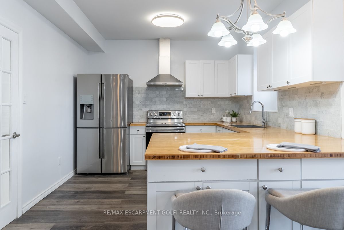 183 Valmont Crt