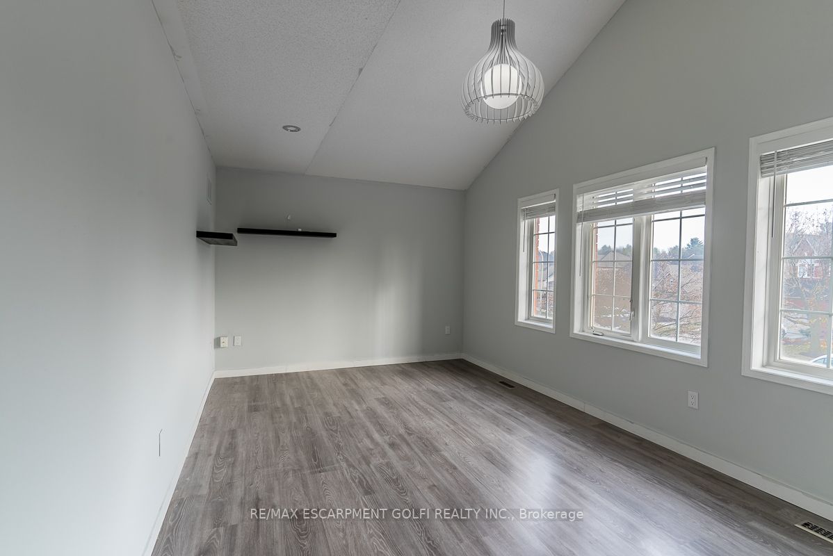 183 Valmont Crt