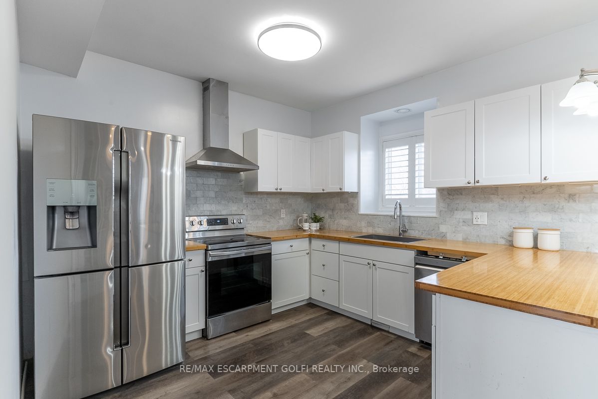 183 Valmont Crt