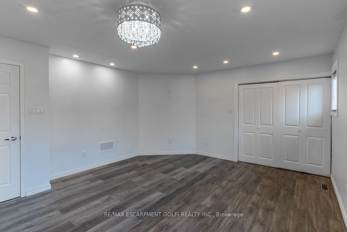 183 Valmont Crt