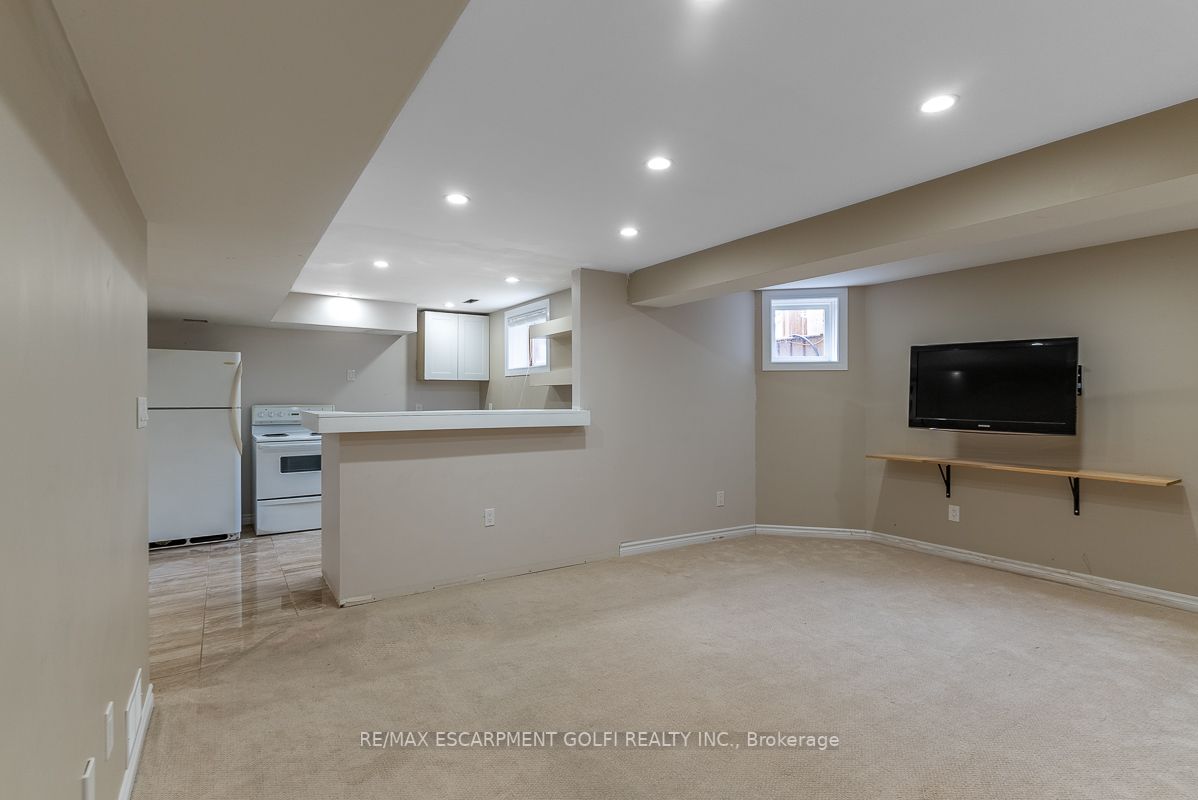 183 Valmont Crt