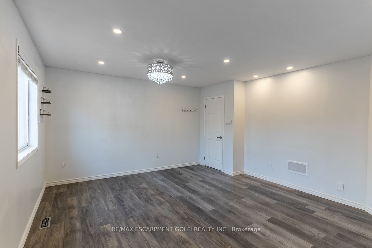 183 Valmont Crt