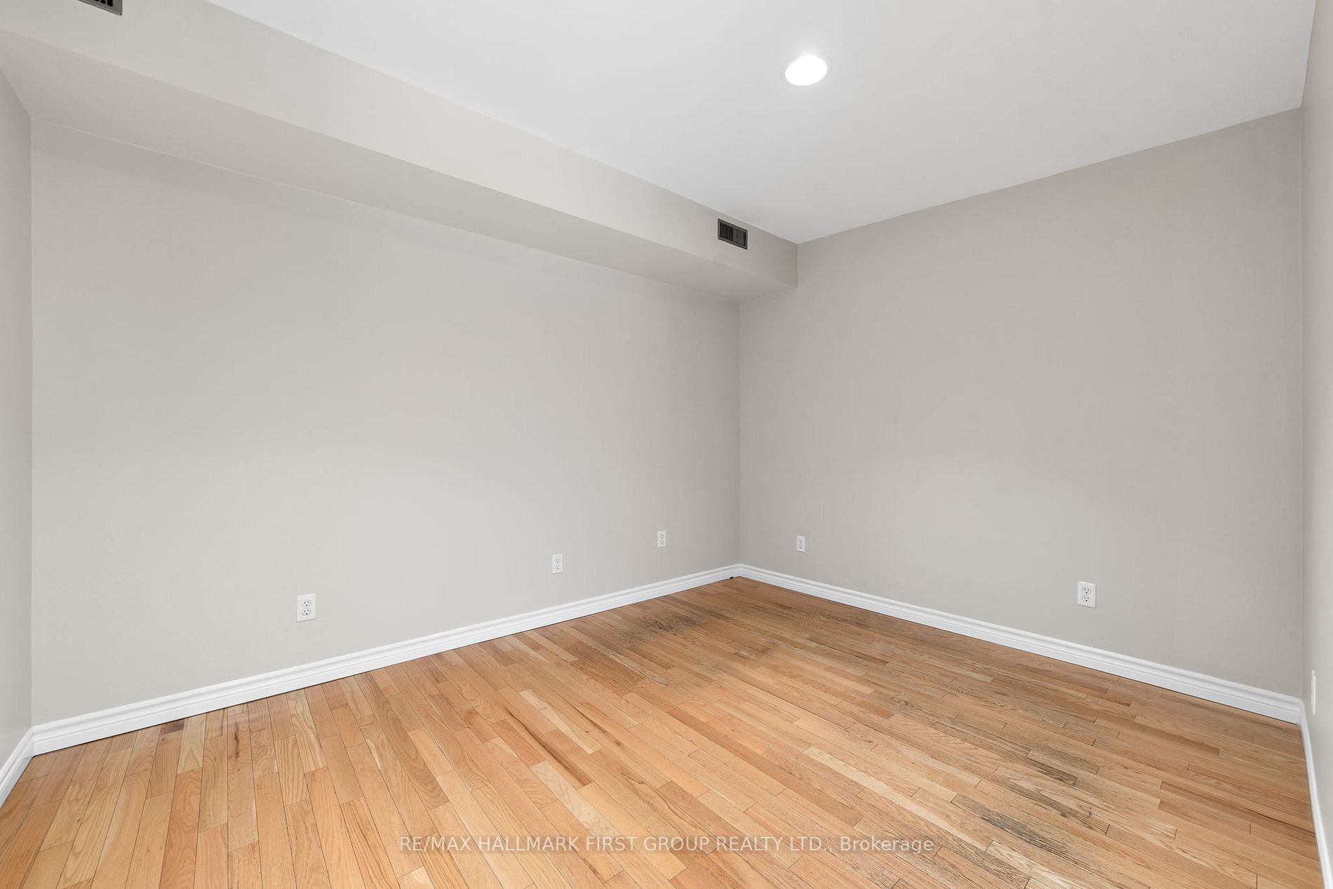 304 Division St