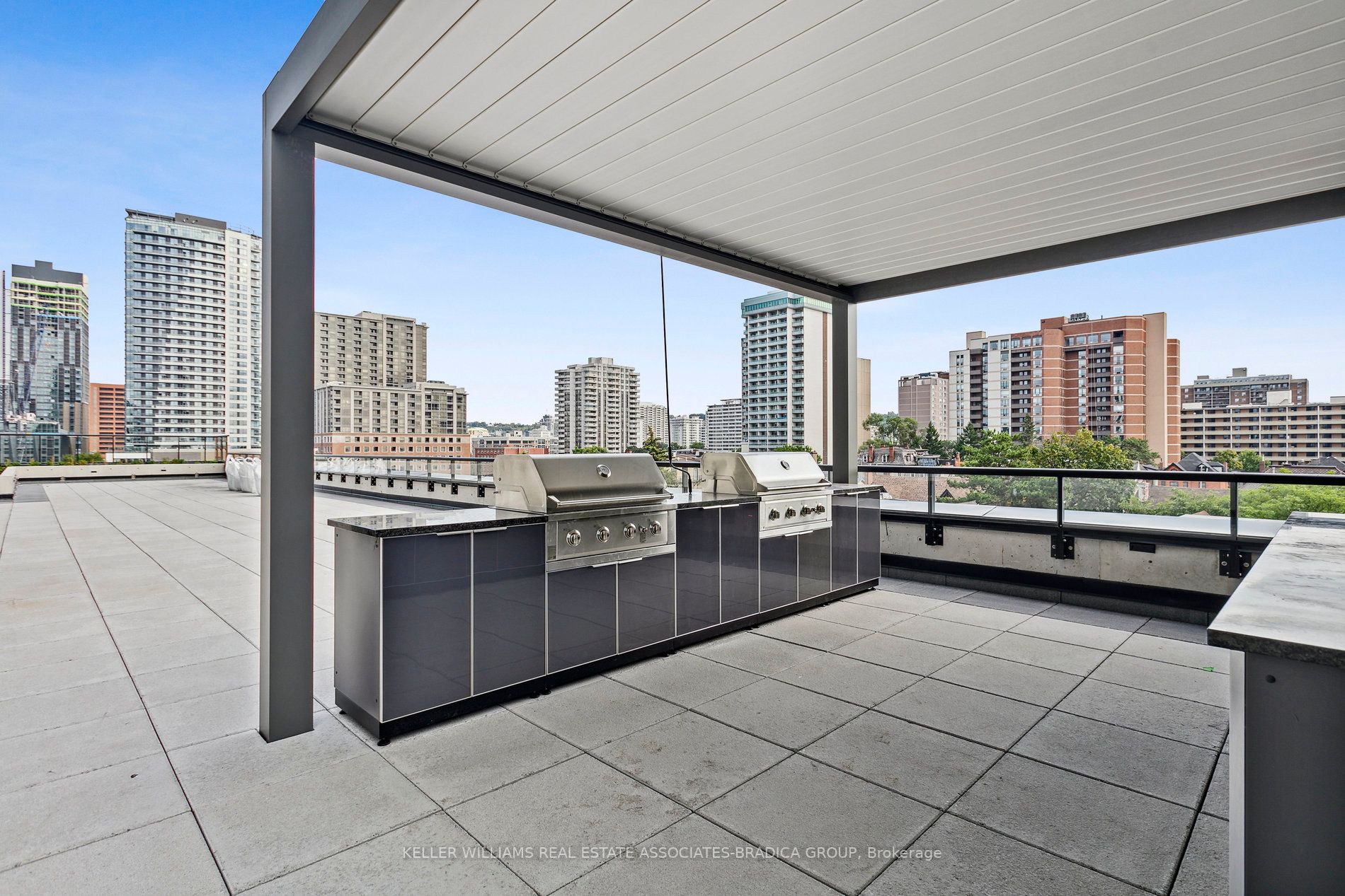 15 Queen St S, #1507