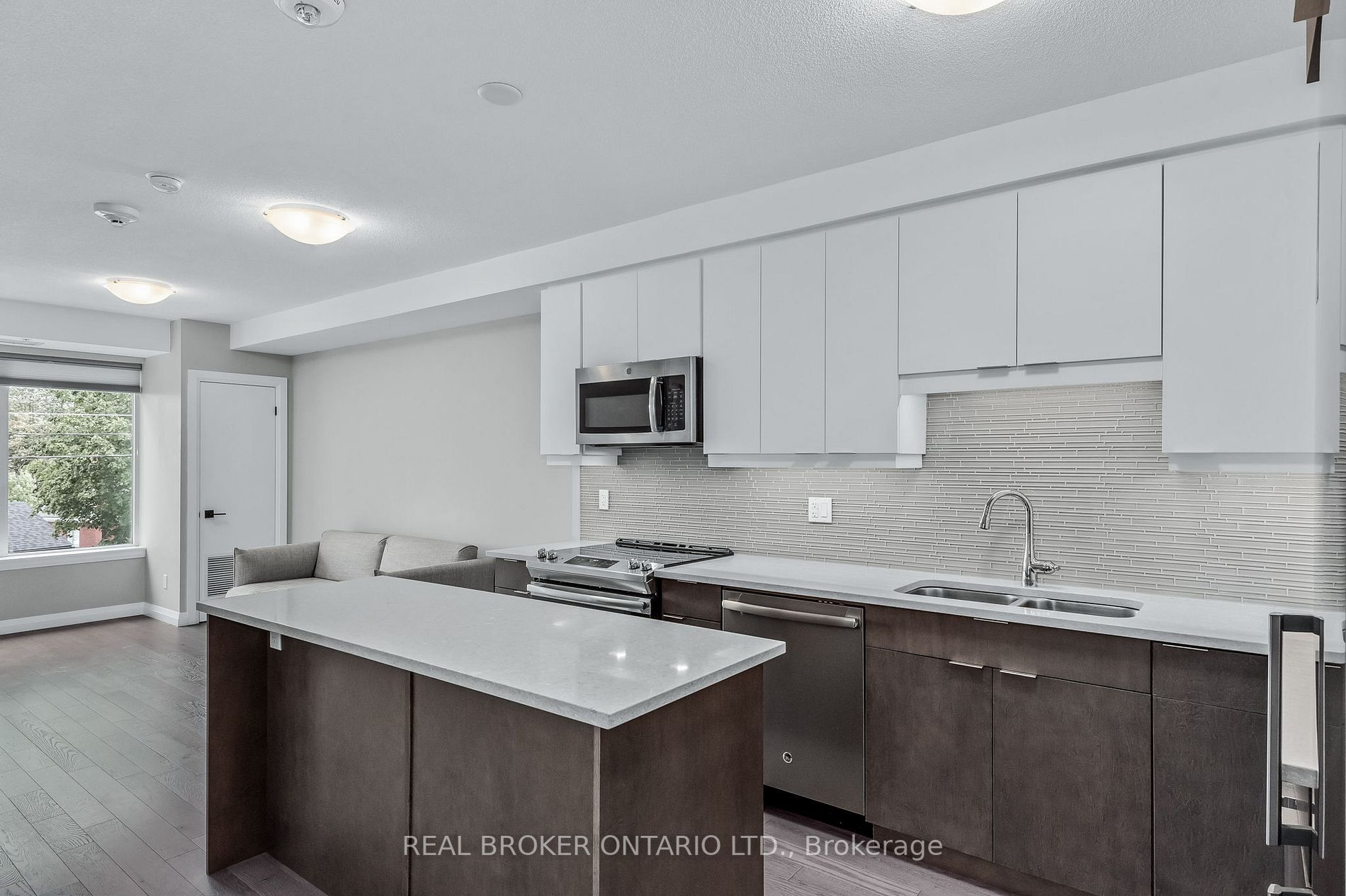 63 Arthur Street S, #213