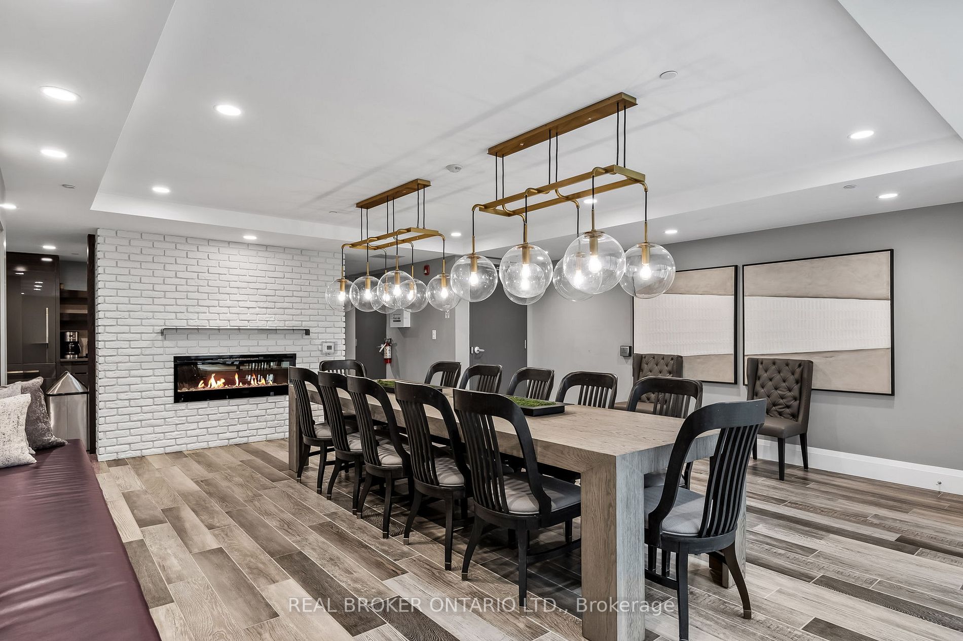 63 Arthur Street S, #213