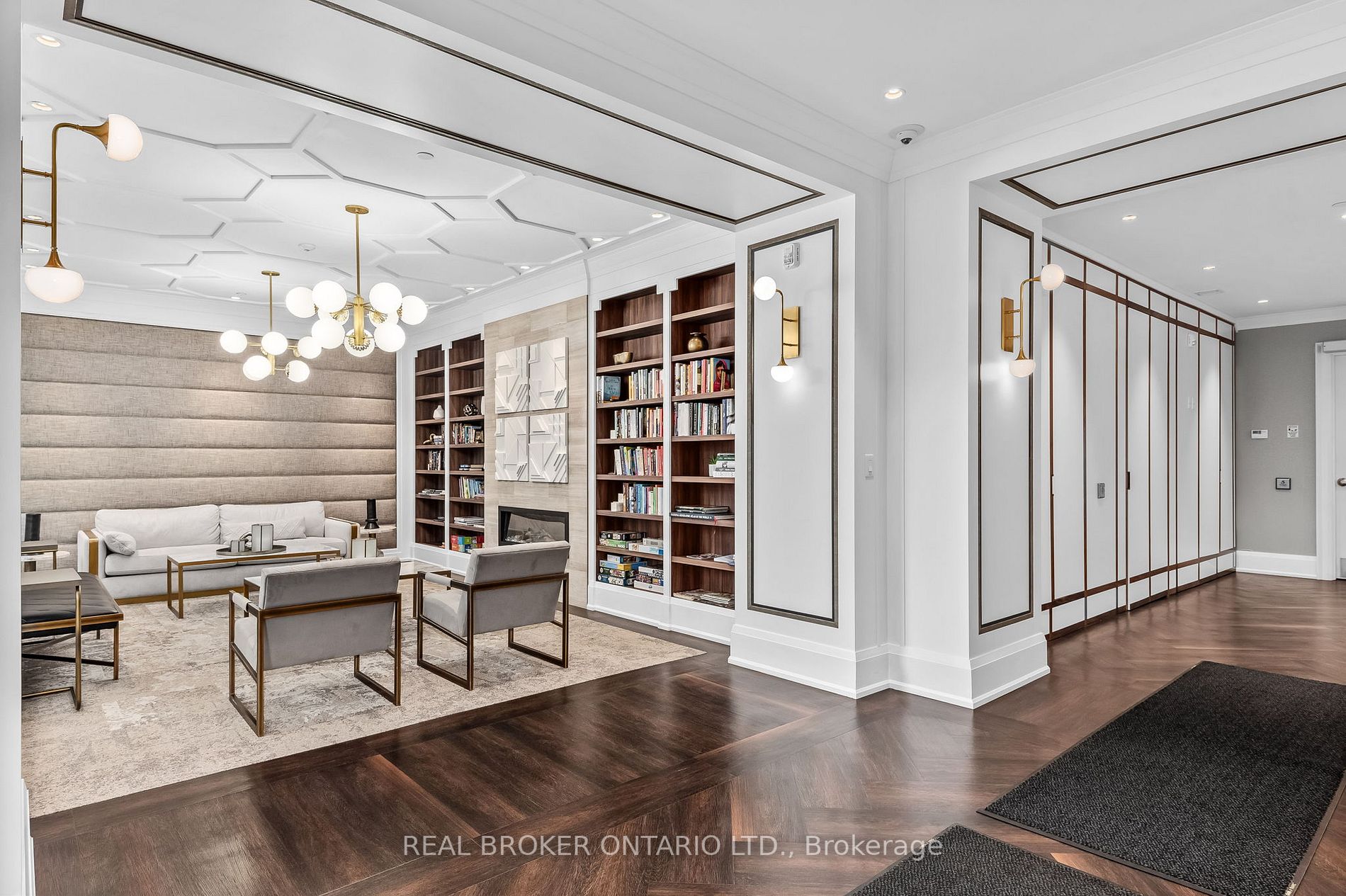 63 Arthur Street S, #213