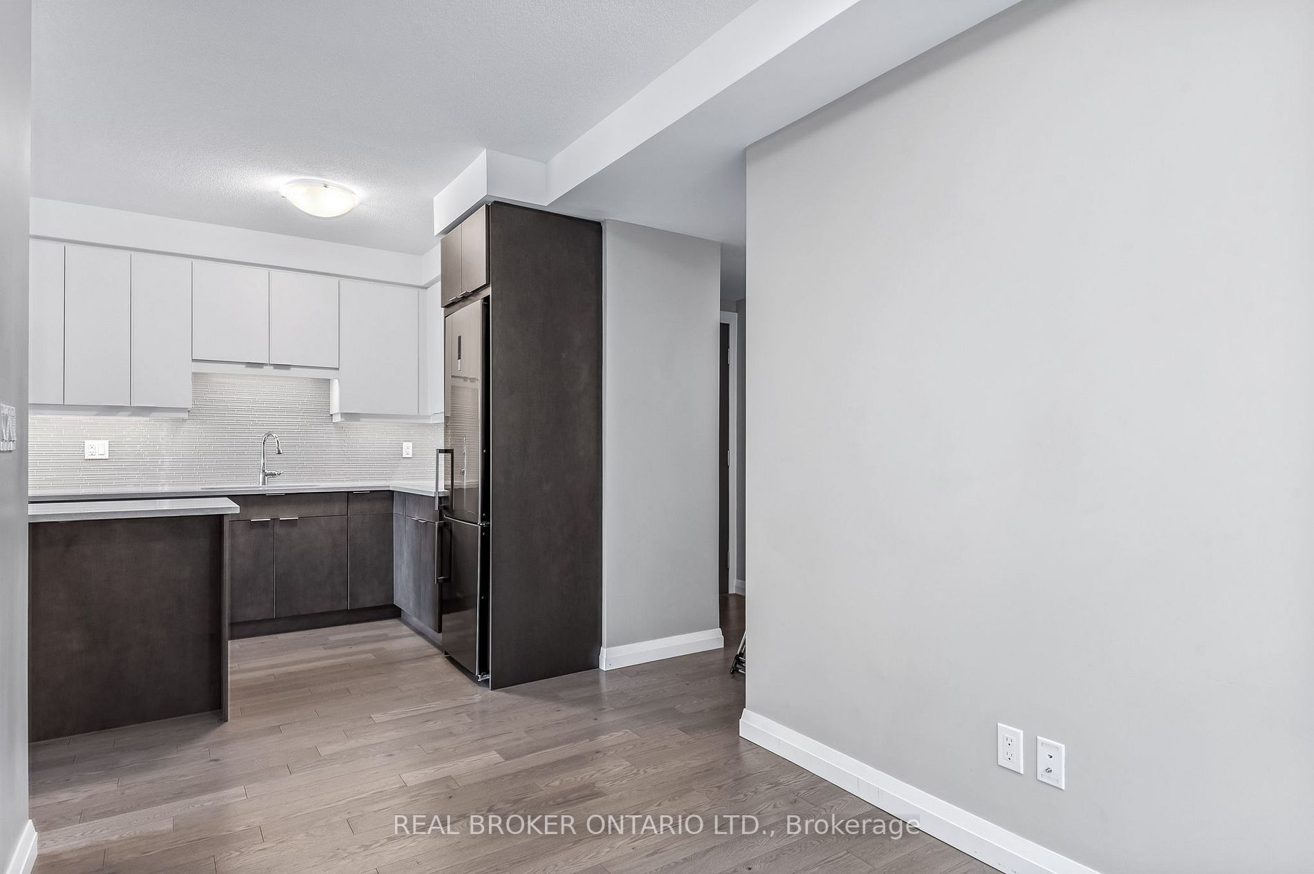 63 Arthur Street S, #213