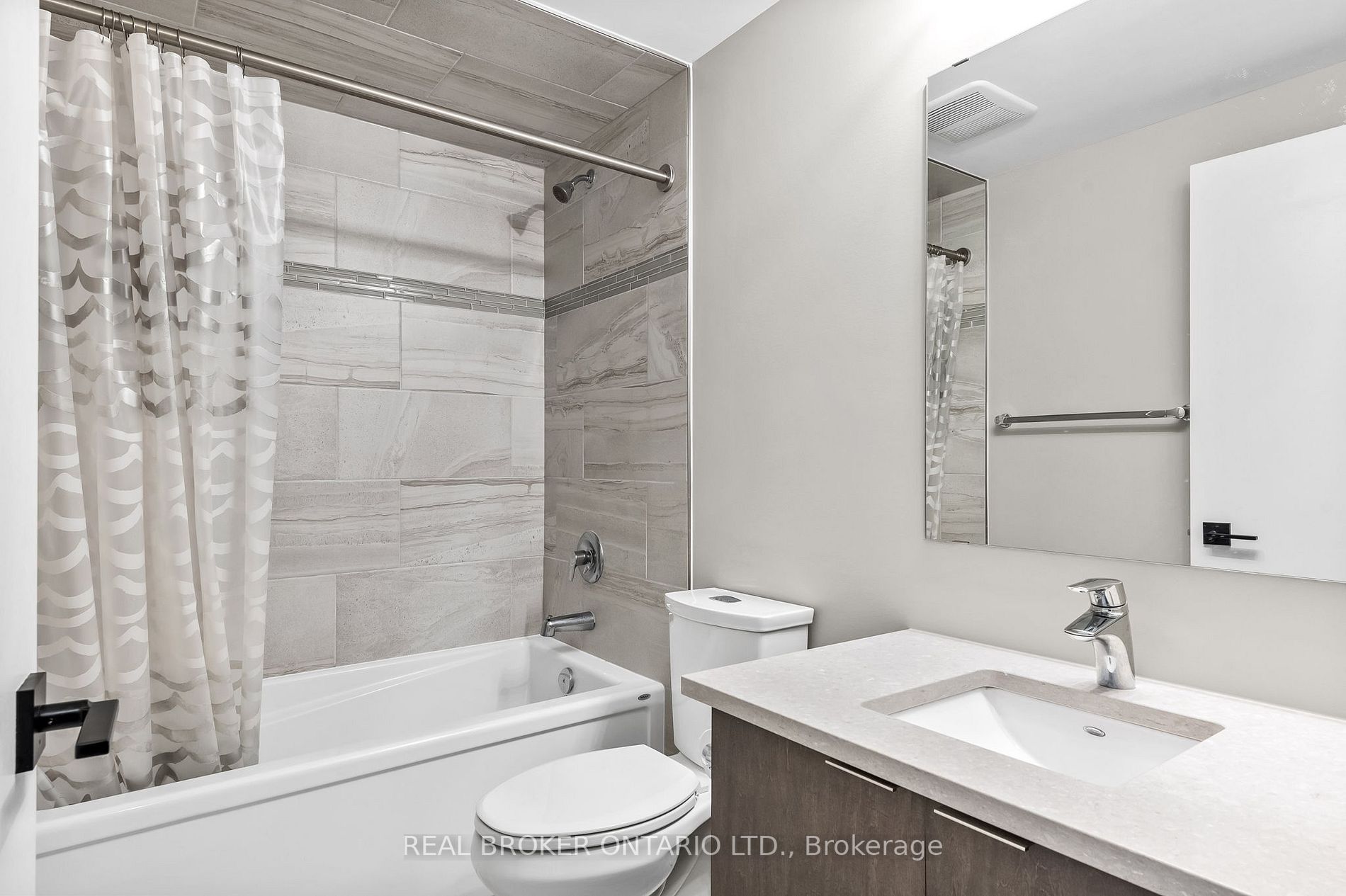 63 Arthur Street S, #213