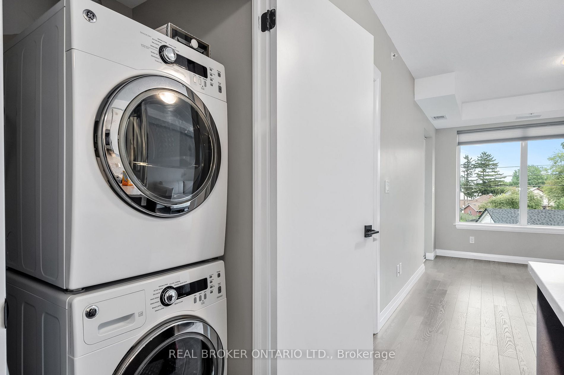 63 Arthur Street S, #213