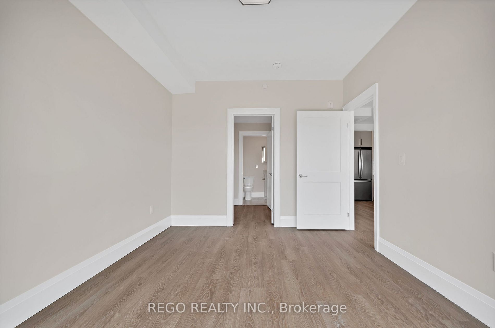 460 Columbia Street, #1206