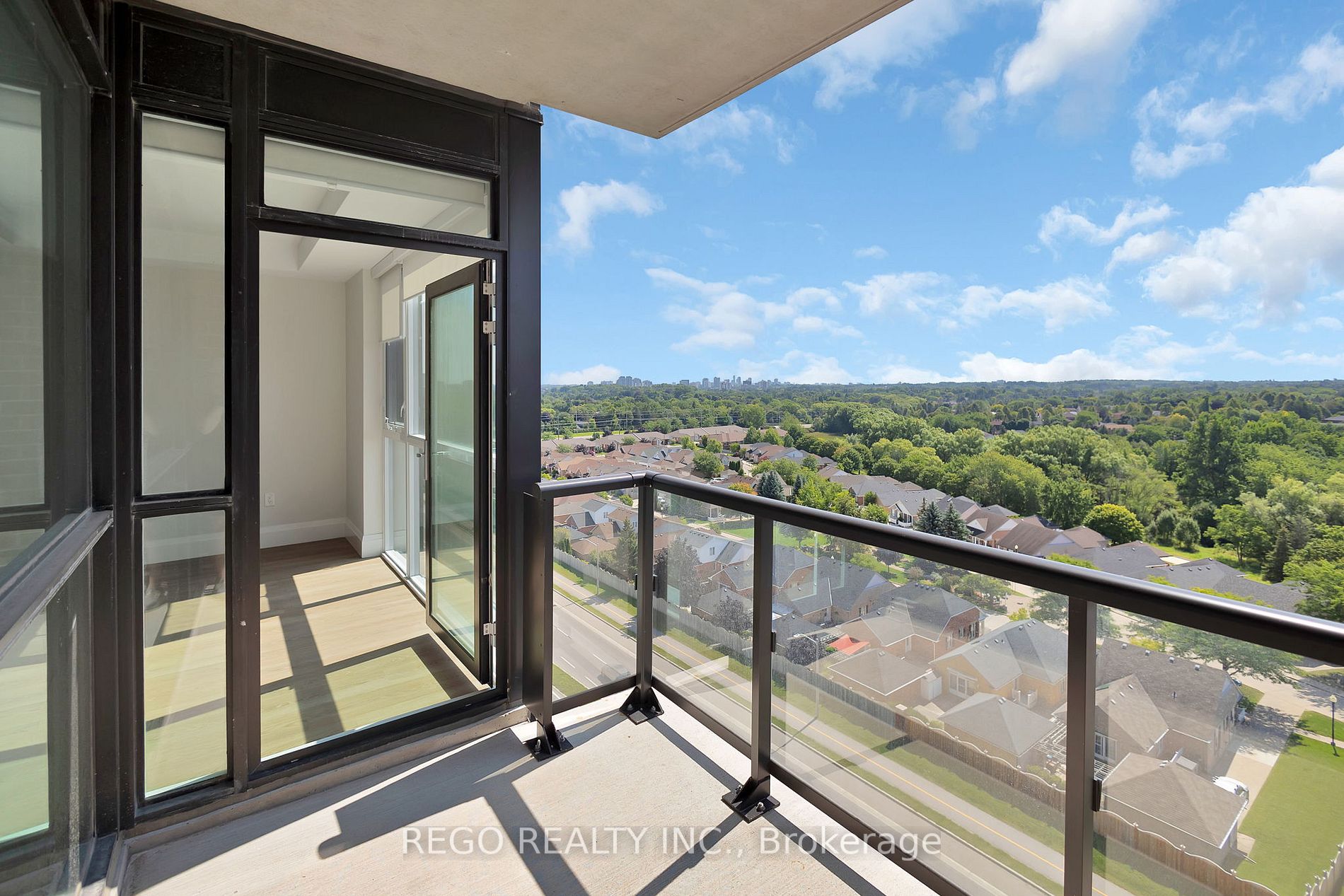 460 Columbia Street, #1206