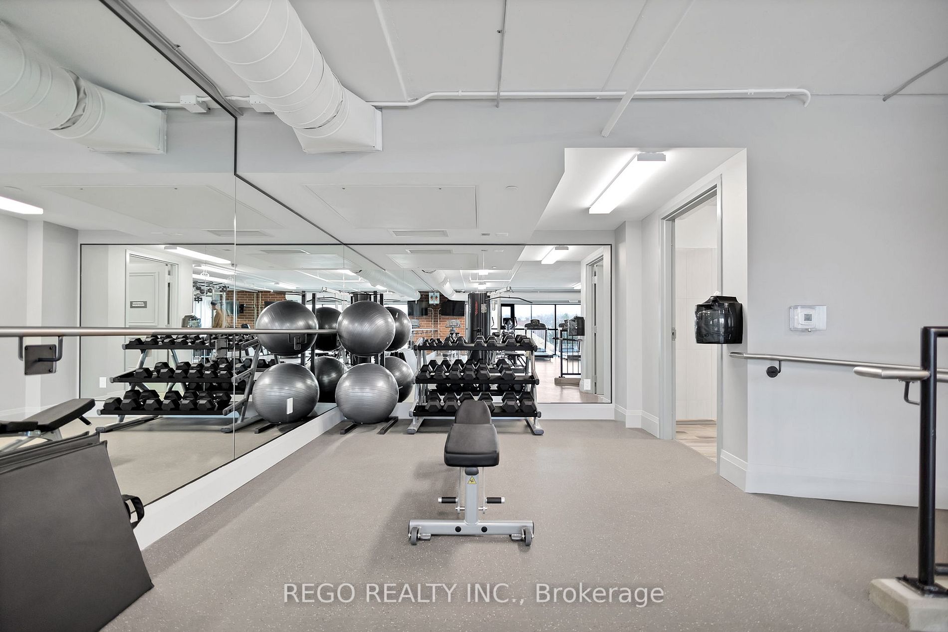 460 Columbia Street, #1206