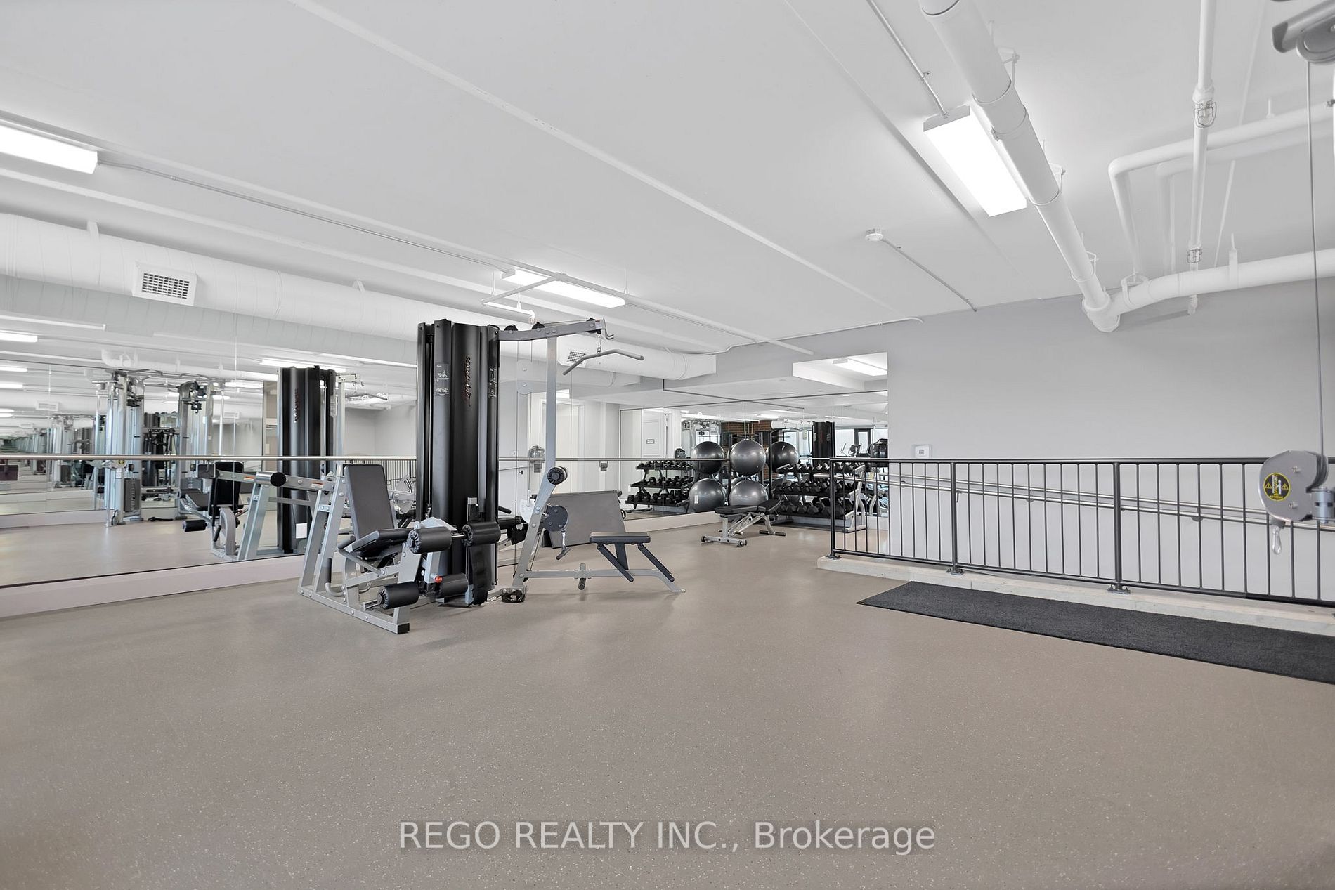 460 Columbia Street, #1206