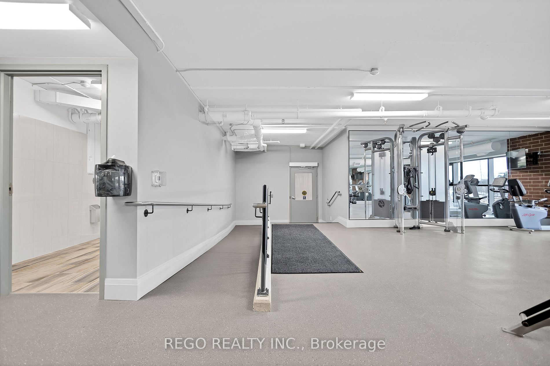 460 Columbia Street, #1206
