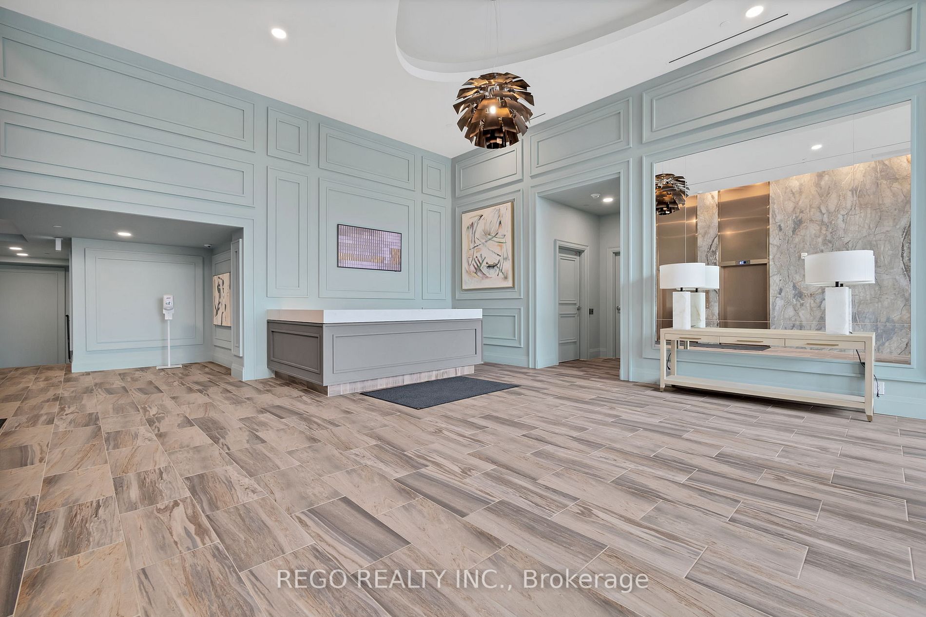460 Columbia Street, #1206