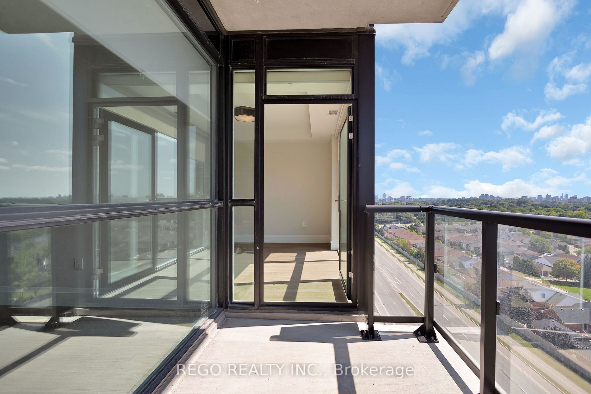 460 Columbia Street, #1206