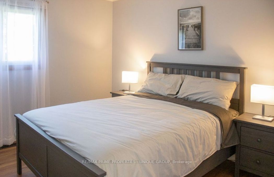 3 Lakeview Cres
