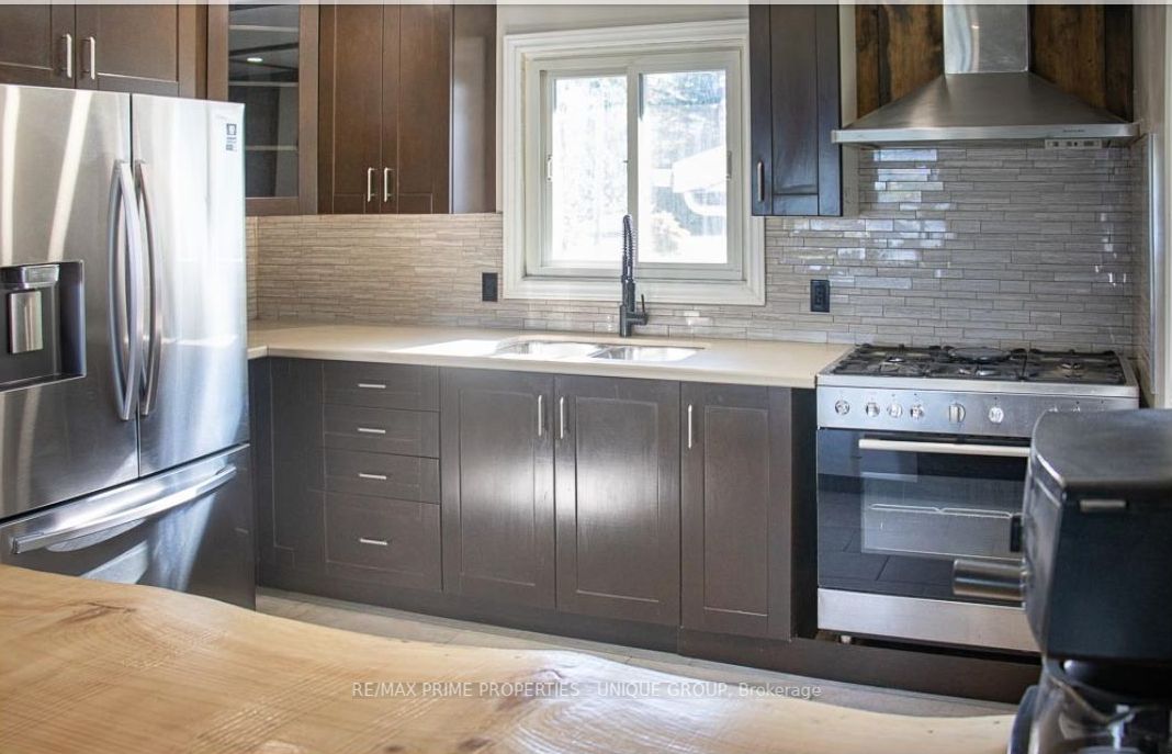 3 Lakeview Cres