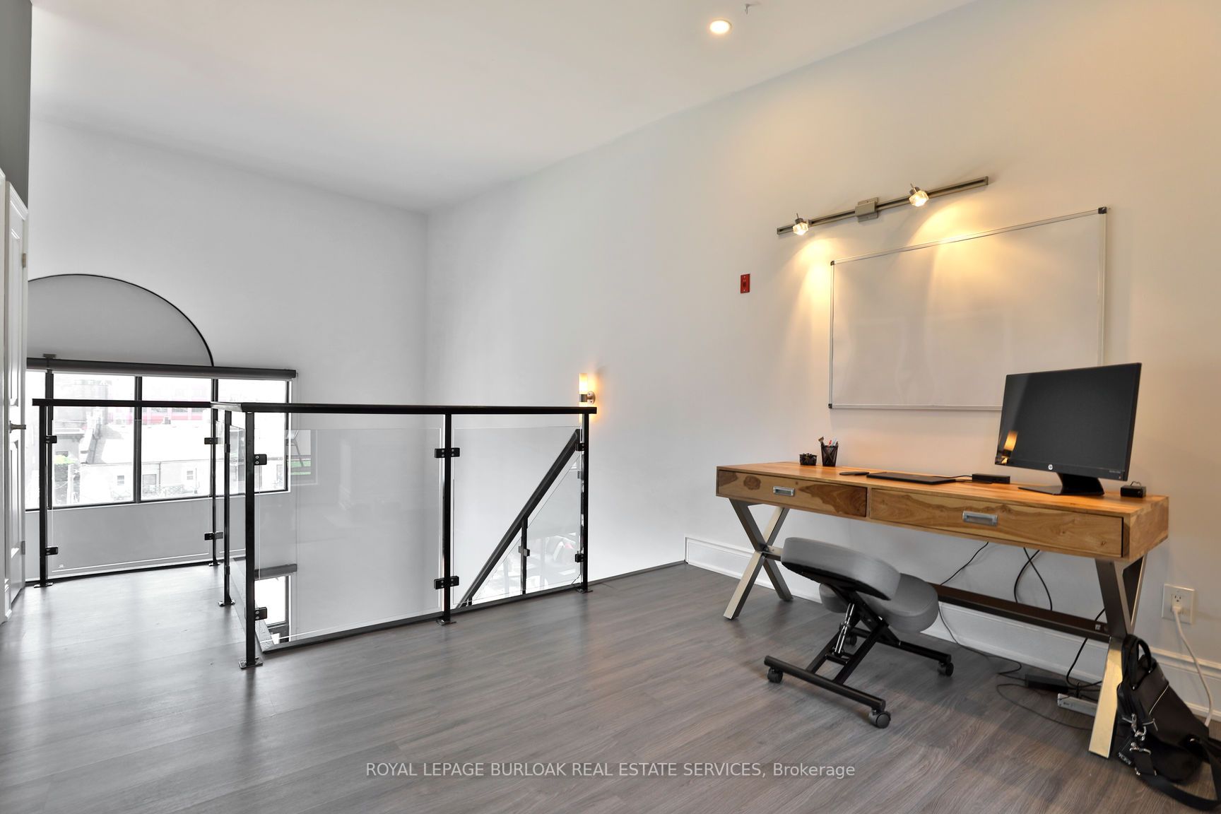 80 King William Street, #410