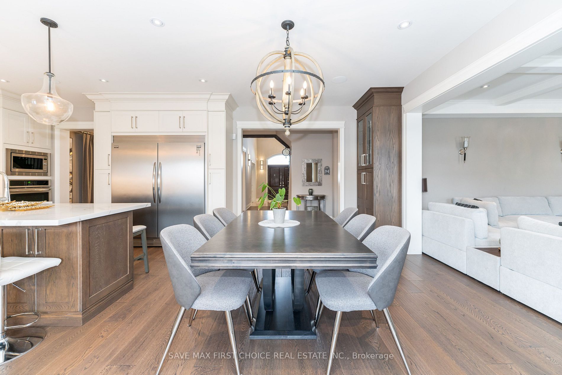 101 Lampman Dr