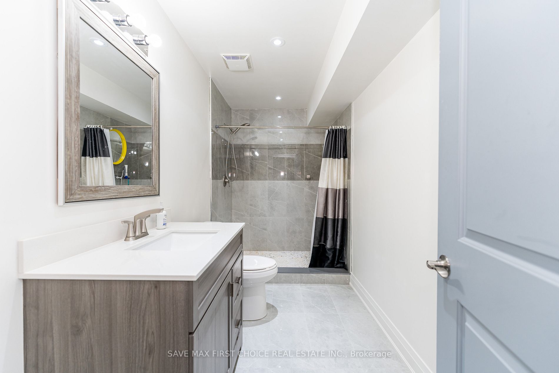 101 Lampman Dr